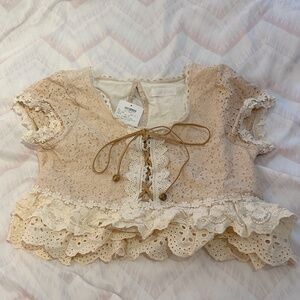 (NWT) Liz Lisa | Beige Cropped Top